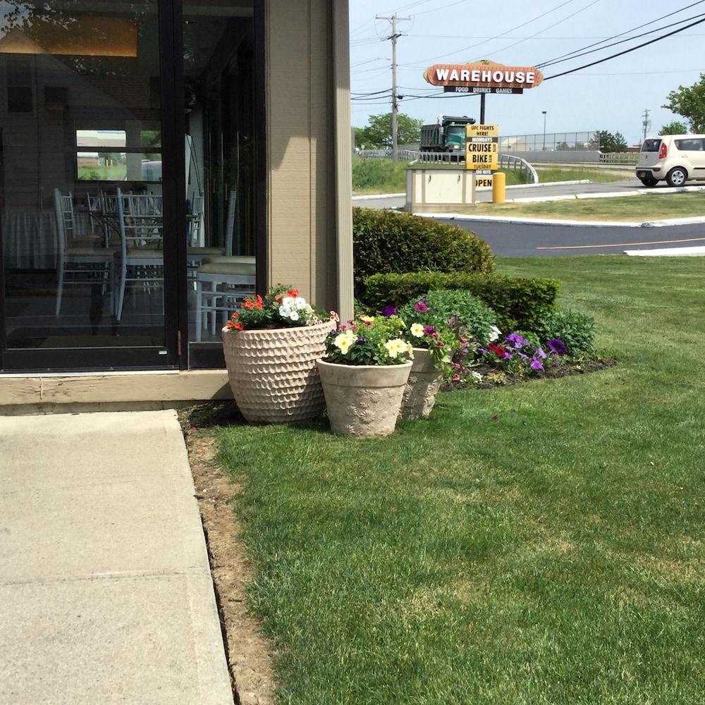 Econo Lodge Buffalo South Blasdell Экстерьер фото
