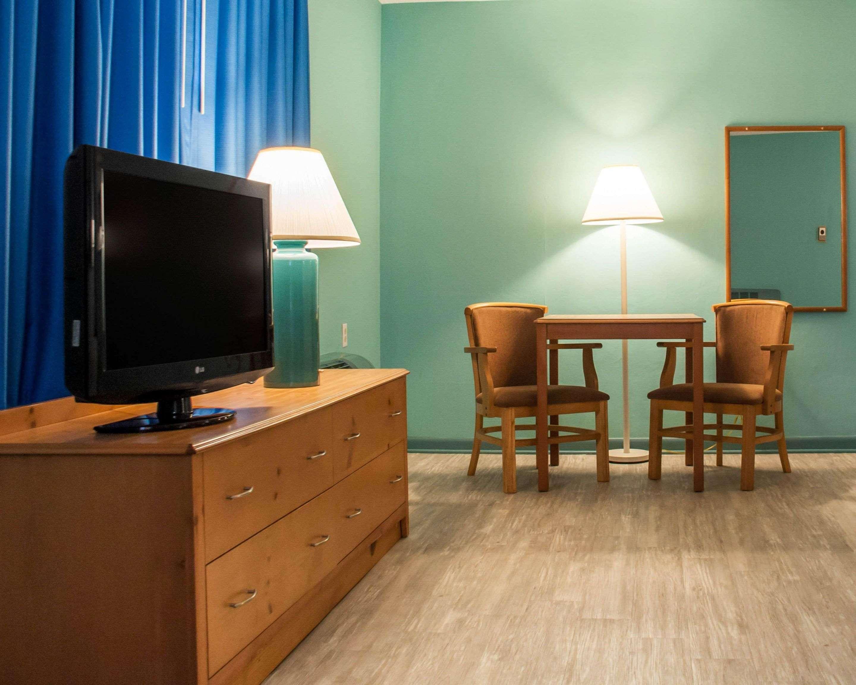 Econo Lodge Buffalo South Blasdell Экстерьер фото