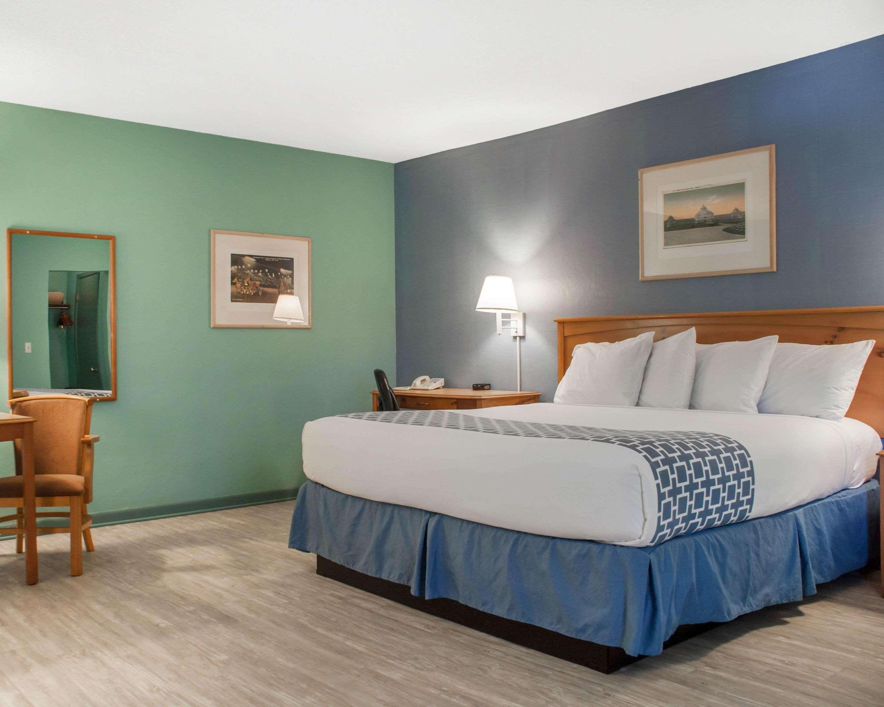 Econo Lodge Buffalo South Blasdell Экстерьер фото