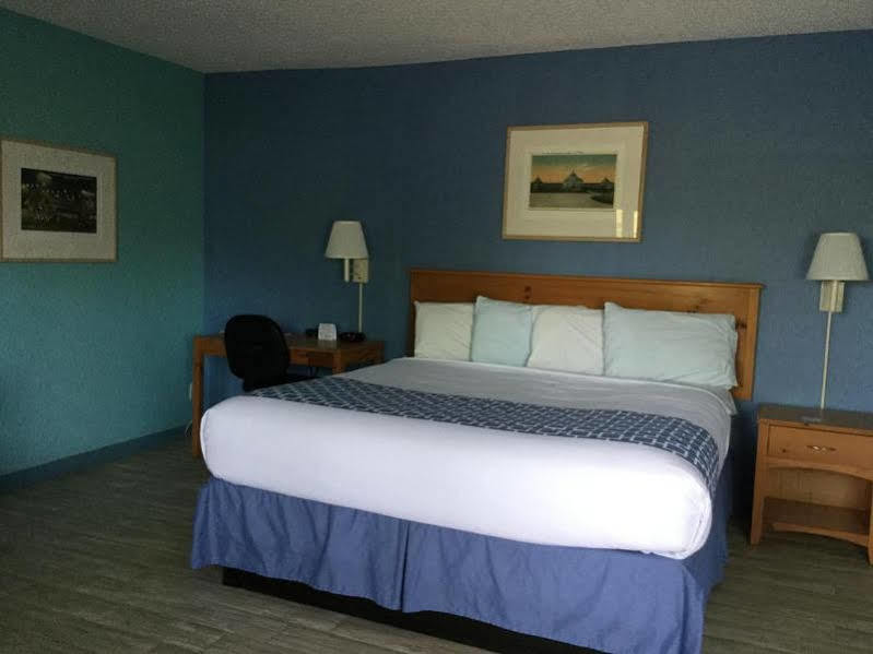 Econo Lodge Buffalo South Blasdell Экстерьер фото