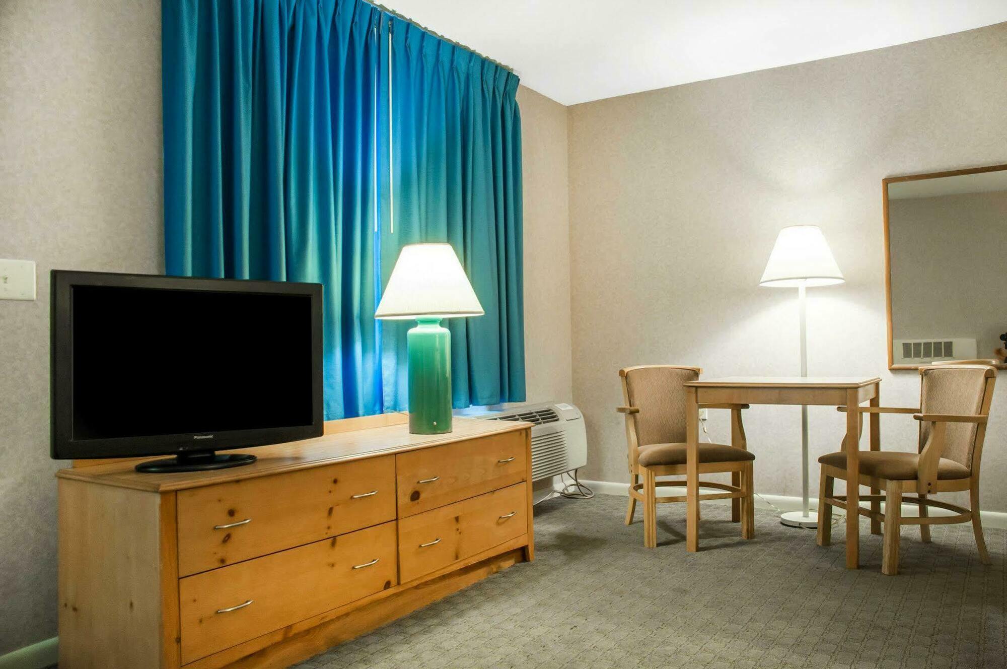 Econo Lodge Buffalo South Blasdell Экстерьер фото