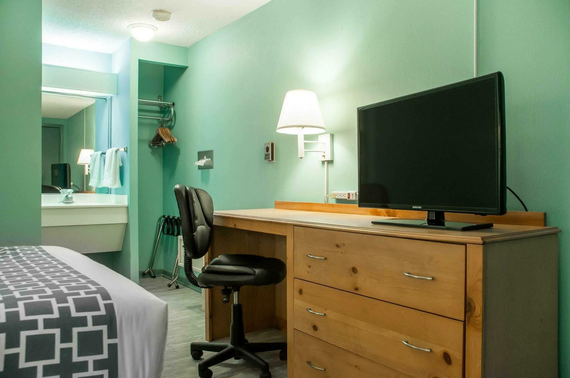Econo Lodge Buffalo South Blasdell Экстерьер фото