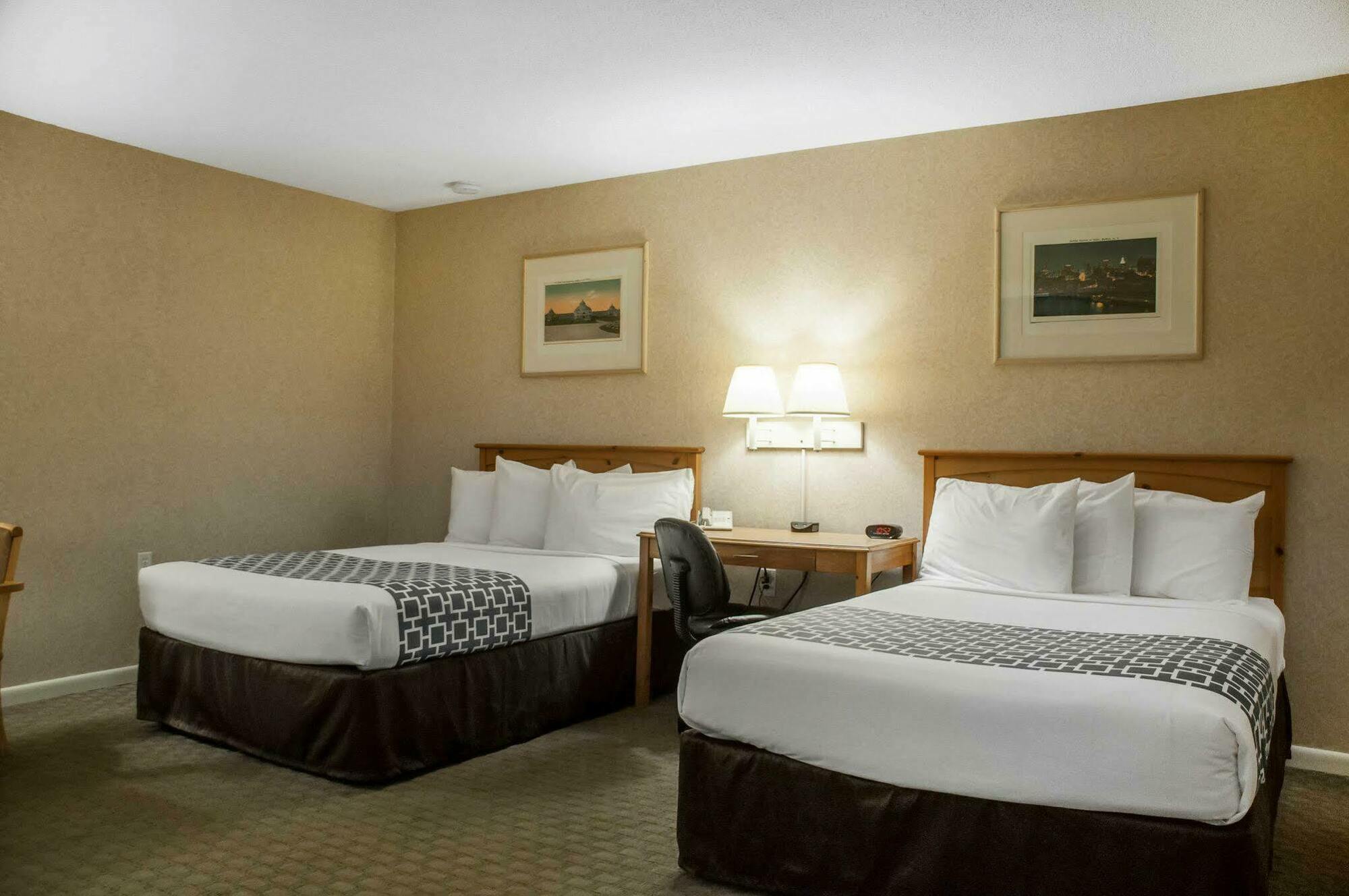 Econo Lodge Buffalo South Blasdell Экстерьер фото